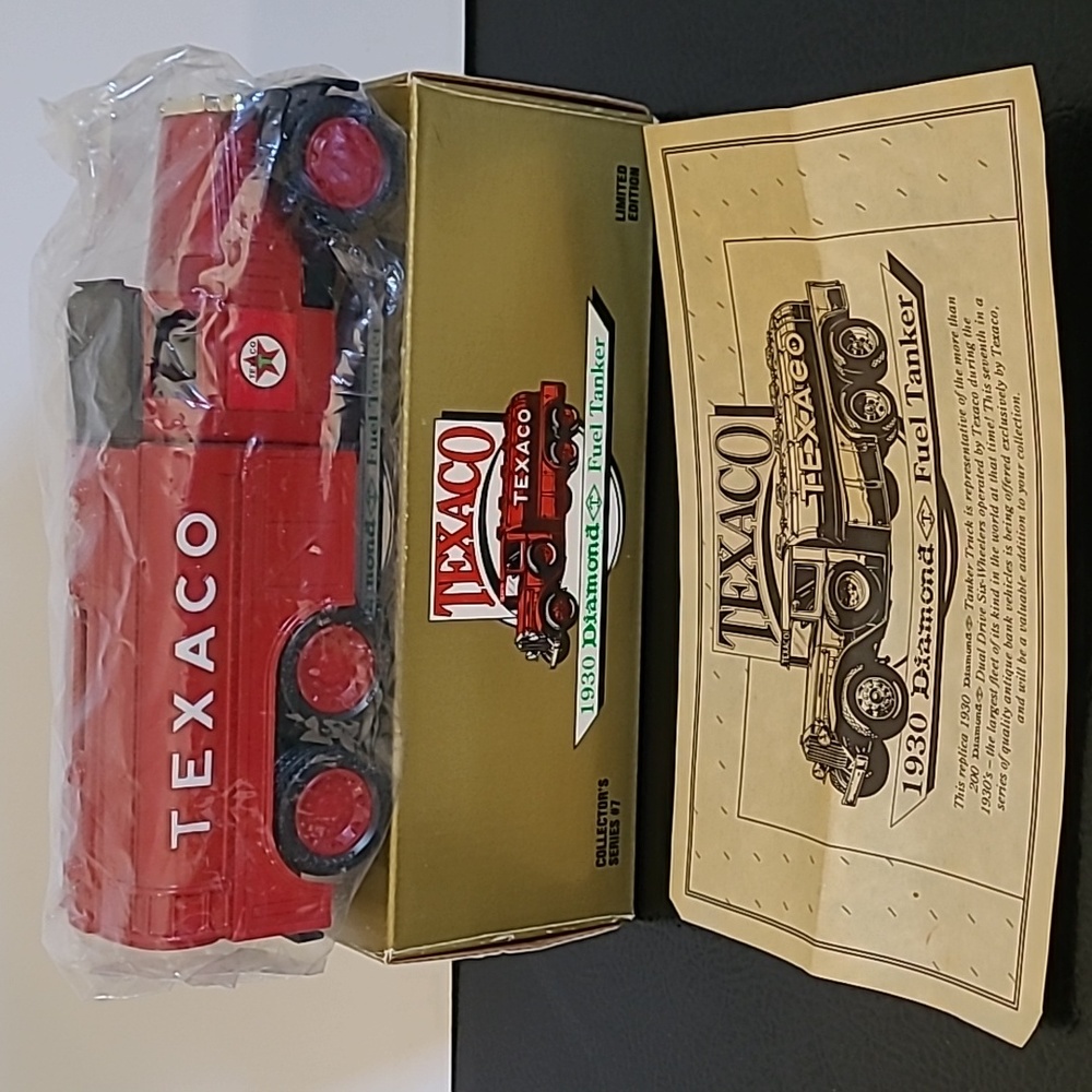 Vintage Die Cast Texaco Truck 1930 Diamond Fuel Tanker Limited Bank ERTL & Key